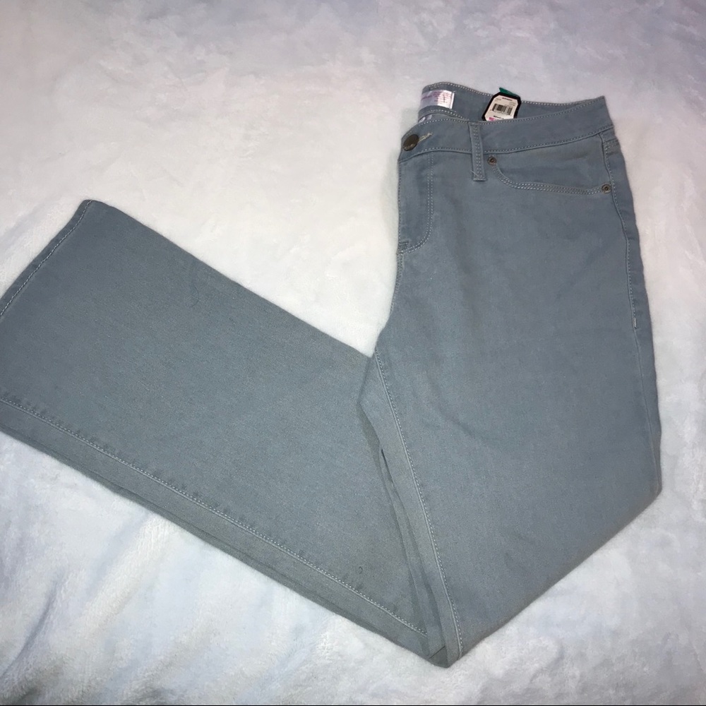 No Boundaries NB Opp Bootcut Jeans. Size 15